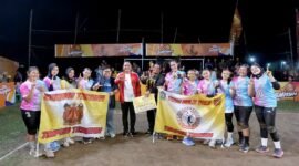 Wakil Bupati Lumajang saat foto bersama juara Smash Heppiii