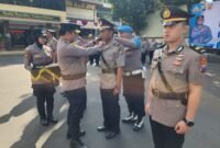 Kapolres Lumajang saat memimpin serah terima jabatan Kapolsek