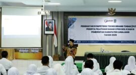 Kepala Dinas Kominfo Lumajang Mustaqim saat memberikan materi 