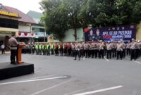 Kapolres Lumajang saat pimpin apel gelar pasukan Operasi Patuh Semeru 2025