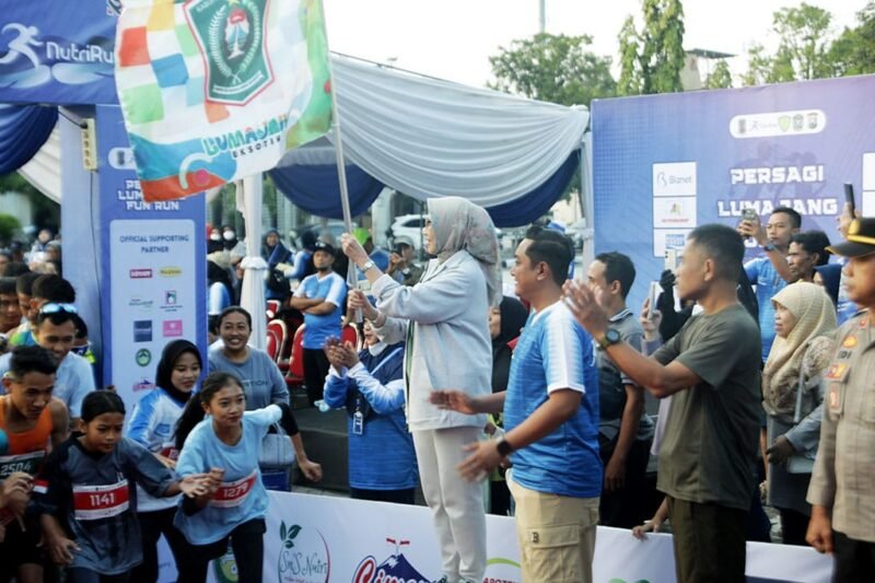 Bupati Lumajang saat melepas Persagi