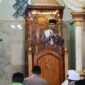 Bripda Alfian saat berkhutbah