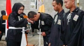 Bupati Lumajang saat mengikuti acara pengesahan anggota PSHT Lumajang