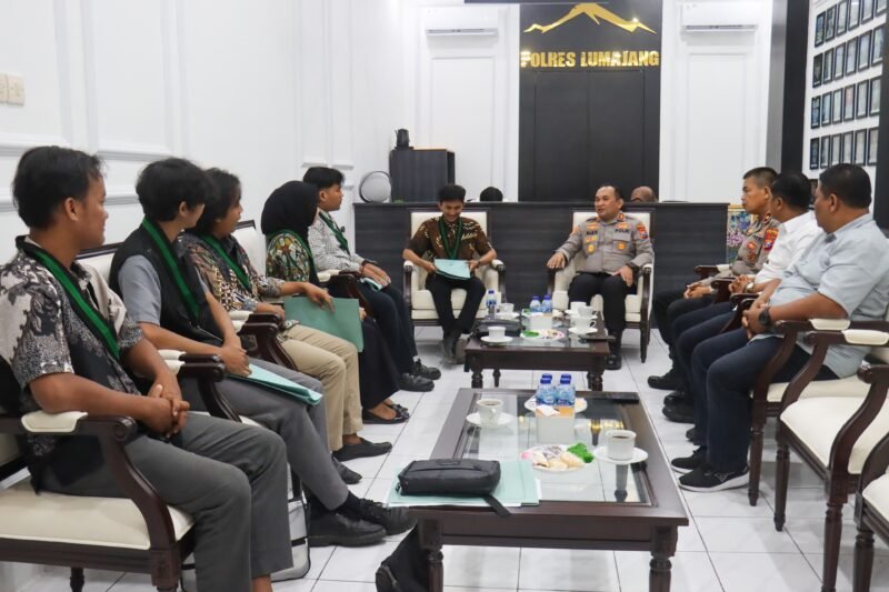 HMI saat audensi dengan Kapolres Lumajang