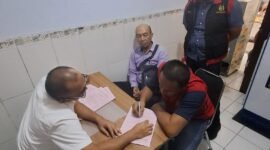 Pelaku saat dilimpahkan ke Kejari Lumajang