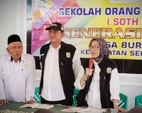 Bupati bersama Wabup saat berkunjung ke Desa Burno 