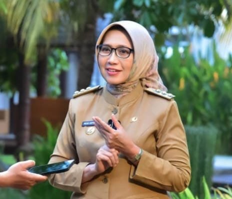 Bupati Lumajang Ir. Hj. Indah Amperawati, M.Si