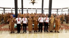 Bupati Lumajang foto bersama usai meluncurkan empat proyek perubahan dalam rangka Pelatihan Kepemimpinan Nasional Tingkat II Angkatan 12 2025