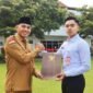 Sekda Agus Triyono saat menyerahkan SK CPNS Formasi 2024