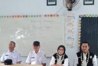 Bupati didampingi Wakil Bupati saat memberikan edukasi para guru SD Negeri Kaliboto Lor 10 