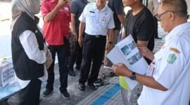 Bupati Lumajang saat bertemu dengan kelompok tani di Pasirian