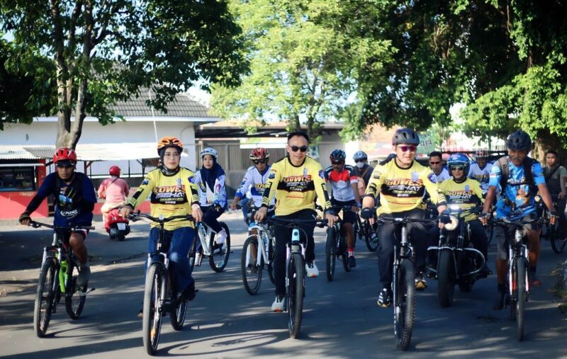 Ketua DPRD bersama Dandim 0821 ikut memeriahkan Goes Sehat HUT Lalu Lintas Bhayangkara ke 70