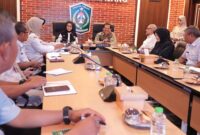 Bupati Lumajang saat rapat koordinasi dengan Unesa