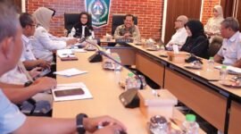 Bupati Lumajang saat rapat koordinasi dengan Unesa