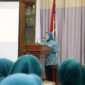 Ketua Tim Penggerak PKK Kabupaten Lumajang Dewi Natalia Yudha Adji Kusuma saat memberikan arahan