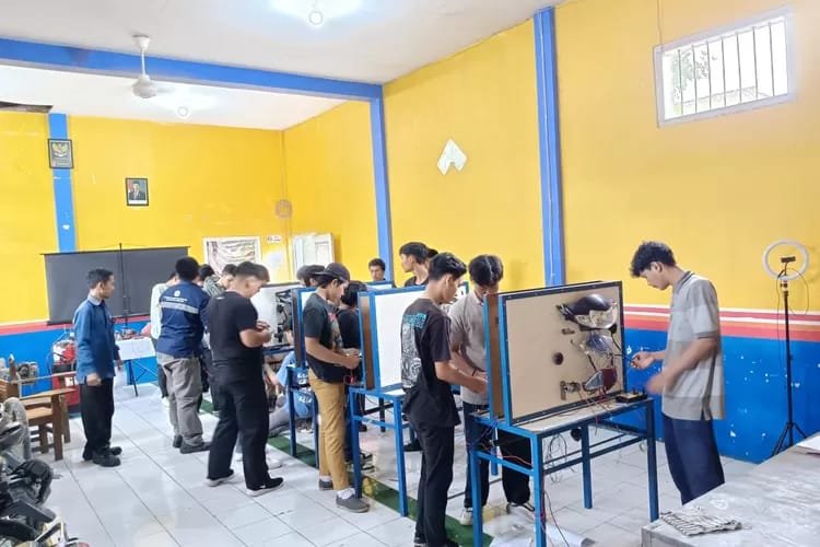 Disnaker Lumajang menggelar pelatihan otomotif 