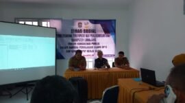 Kadinsos Indriono Krisna Murti saat membuka acara FKP