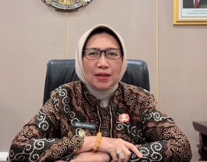 Bupati Lumajang Ir. Hj. Indah Amperawati, M.Si