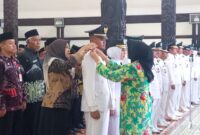 Bupati Indah Amperawati saat prosesi pelantikan pejabat di Pendopo Arya Wiraraja