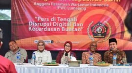 Bupati Lumajang Ir. Hj. Indah Amperawati, M.Si saat membuka giat Peningkatan Kapasitas SDM PWI Lumajang 