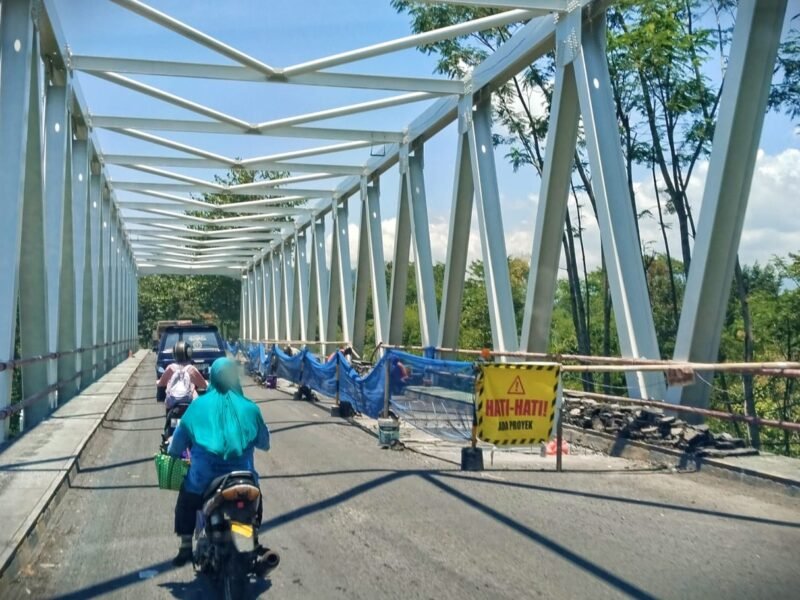 Kondisi jembatan Kalipancing Desa Madurejo Lumajang