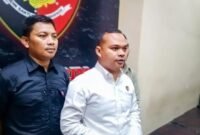 Kasat Reskrim Polres Lumajang didampingi Kasie Humas