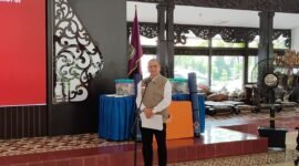 Ketua Tim Pengawas Bencana DPR RI, HM. Husni ketika menanggapi paparan Bupati Lumajang dan BNPB