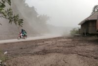 Kondisi abu vulkanik disekitar Jembatan Besuk Kobokan