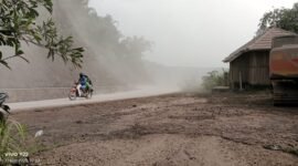 Kondisi abu vulkanik disekitar Jembatan Besuk Kobokan