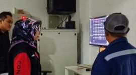 Bupati dan Wabup saat memantau aktivitas Gunung Semeru di Pos Pantau