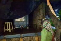 Bupati Lumajang ketika menangkap tangan penimbun solar bersubsidi 