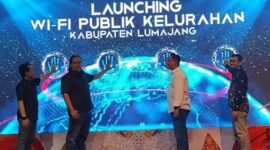 Wakil Bupati Lumajang saat melauncing Internet Publik
