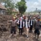 Bupati Lumajang mendapingi Gubernur Jatim saat meninjau lokasi terdampak erupsi Gunung Semeru