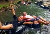 Anggota PWI Lumajang ketika mengekplore wisata Mini Tubing Tumpak Selo
