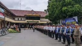 Kapolres Lumajang AKBP Alex Sandy Siregar, S.IK.,SH.,MH saat memimpin apel Ops Zebra Semeru 2025