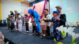 Foto anak-anak ketika perfom pada peringatan hari ulang tahun Binar Terpadu Indonesia ke 6 tahun