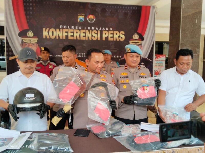 Kapolres Lumajang AKBP Alex Sandy Siregar saat memimpin press realese 