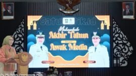 Bupati Lumajang Ir. Hj. Indah Amperawati, M.Si saat memberikan sambutan di acara Muhasabah akhir tahun bersama media