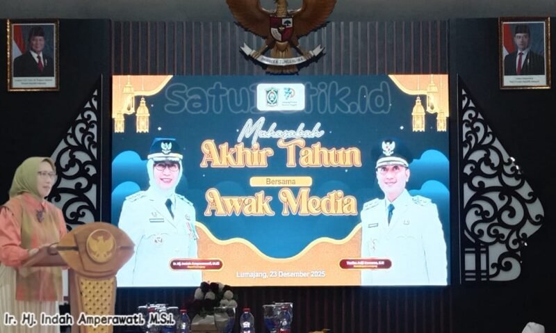 Bupati Lumajang Ir. Hj. Indah Amperawati, M.Si saat memberikan sambutan di acara Muhasabah akhir tahun bersama media