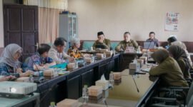 Komisi D DPRD Lumajang saat rapat koordinasi dengan Dinas Sosial