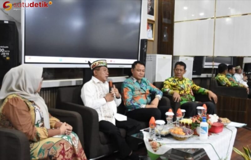 Bupati Kapuas saat audensi bersama Direktur RSUD dr. H. Sosroatmodjo  Soemarno 