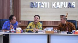 Sekda Kabupaten Kapuas Saat Memimpin Rakor Pembangunan Program Prioritas Nasional 3 Juta Rumah