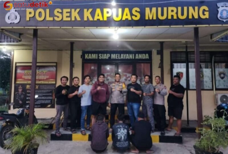 Para pelaku curat saat diamankan di Polsek Kapuas Murung 