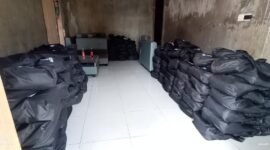 Foto sisa bansos erupsi Semeru yang diselewengkan