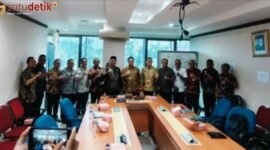 Foto Sekda Kapuas Dr. Usis I Sangkai bersama jajaran OPD 