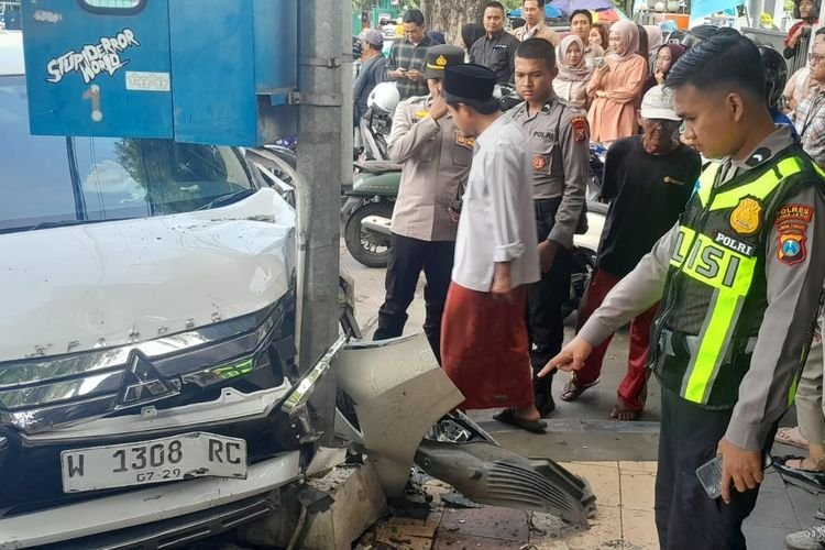 Kondisi bangkai mobil milik Kades  