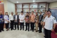 Foto Bupati Kapuas bersama Wakil Menteri Kemendes PDTT dan staf