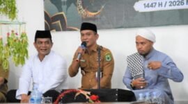 Foto Staf Ahli Bupati Kpuas Bidang Kemasyarakatan dan SDM saat memberikan sambutan 