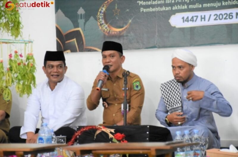 Foto Staf Ahli Bupati Kpuas Bidang Kemasyarakatan dan SDM saat memberikan sambutan 