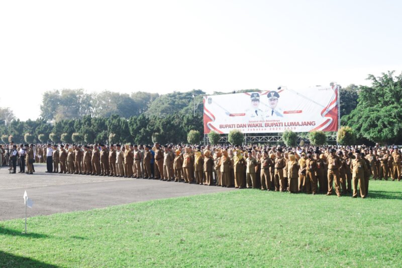 ASN Pemkab Lumajang saat apel